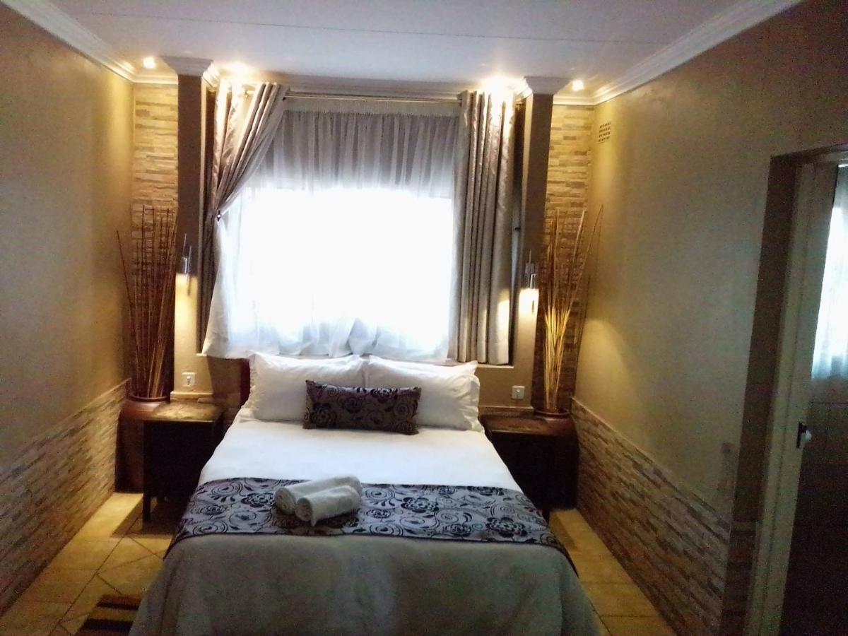 Ditsaleng Bed And Breakfast Vanderbijlpark Extérieur photo