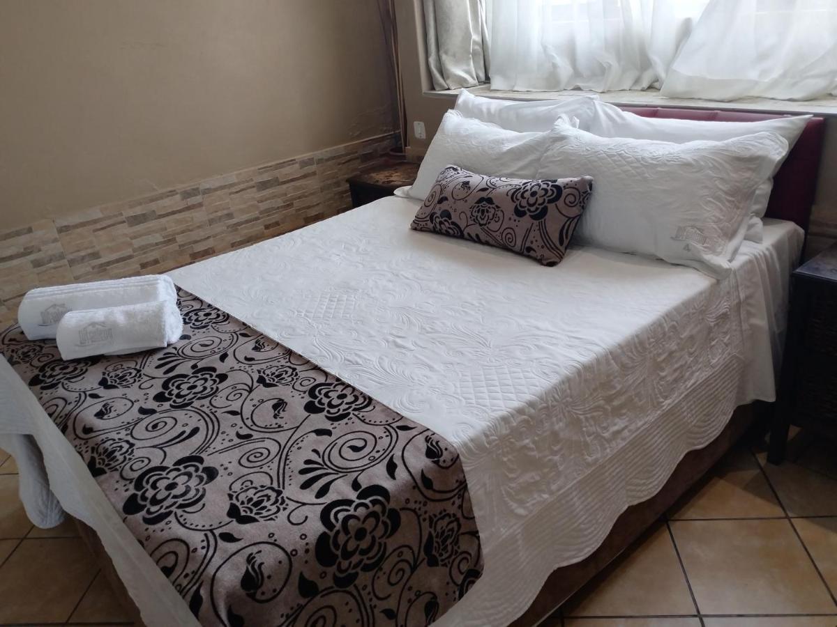Ditsaleng Bed And Breakfast Vanderbijlpark Extérieur photo