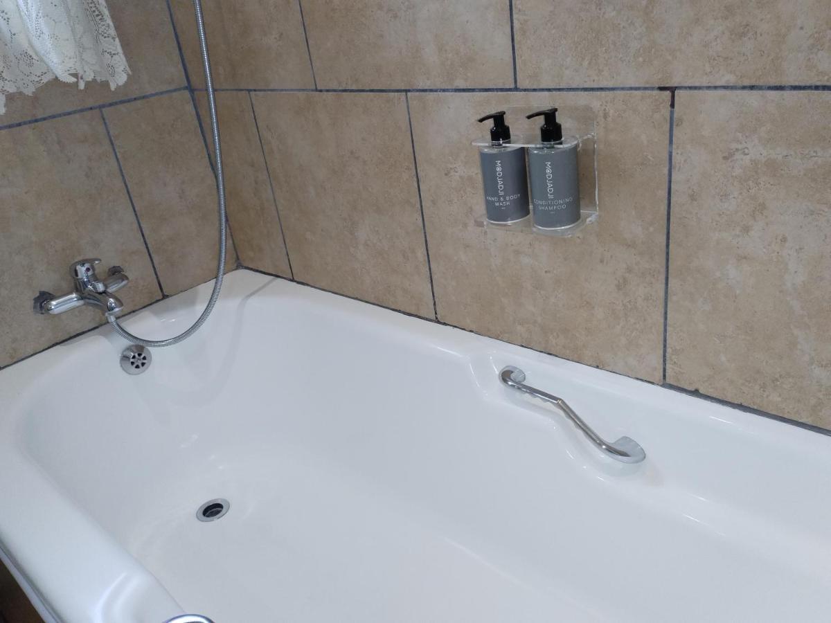 Ditsaleng Bed And Breakfast Vanderbijlpark Extérieur photo